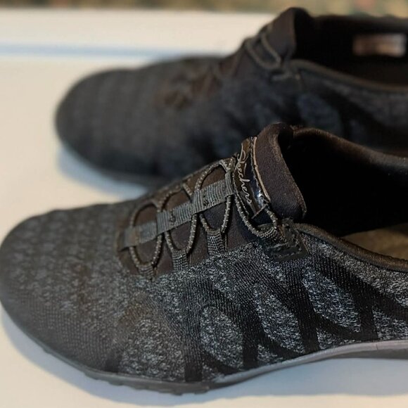 SIZE 9 Skechers Breathe Easy - Infi-Knity Relaxed Fit Slip-In Sneakers - Black - Picture 4 of 15